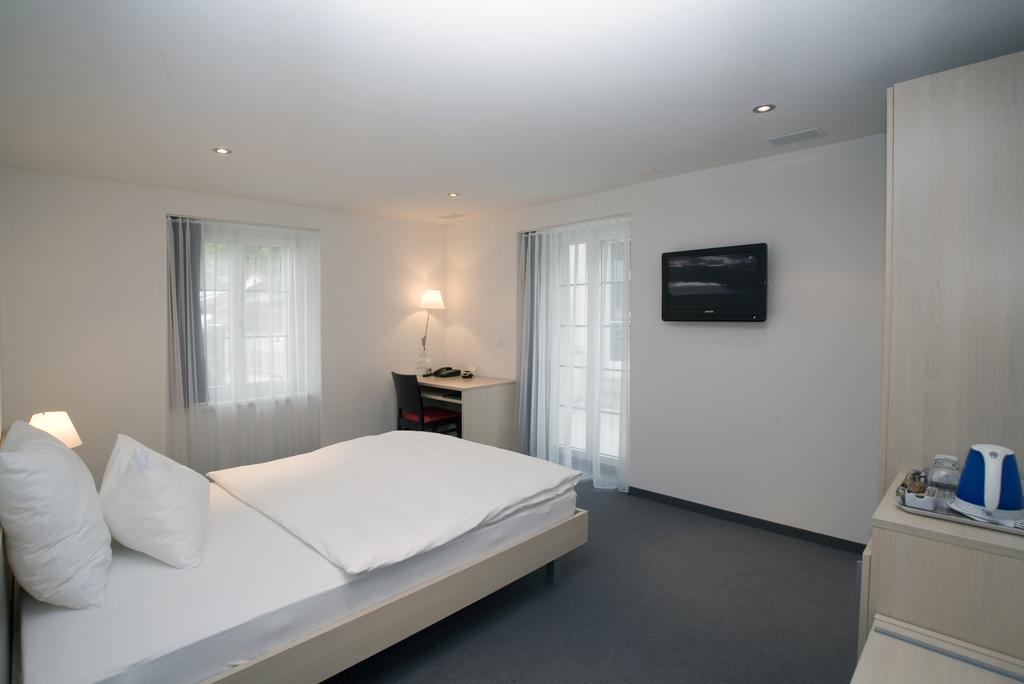 Hotel Ochsen อุสแตร์ ห้อง รูปภาพ