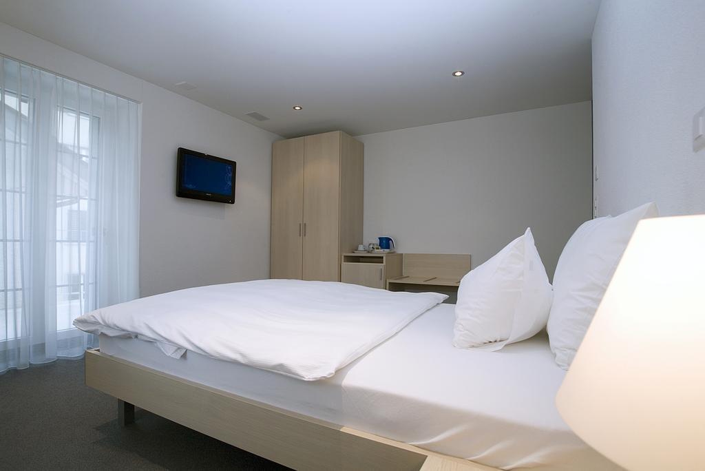 Hotel Ochsen อุสแตร์ ห้อง รูปภาพ